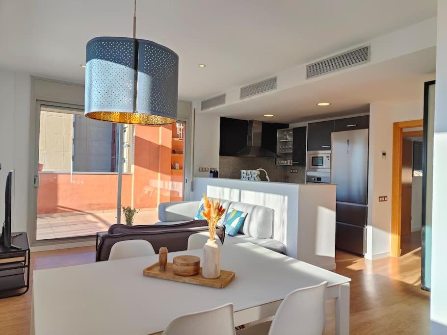 Large Terrace Luxury Apartment サン・アドリア・デ・ベソス エクステリア 写真