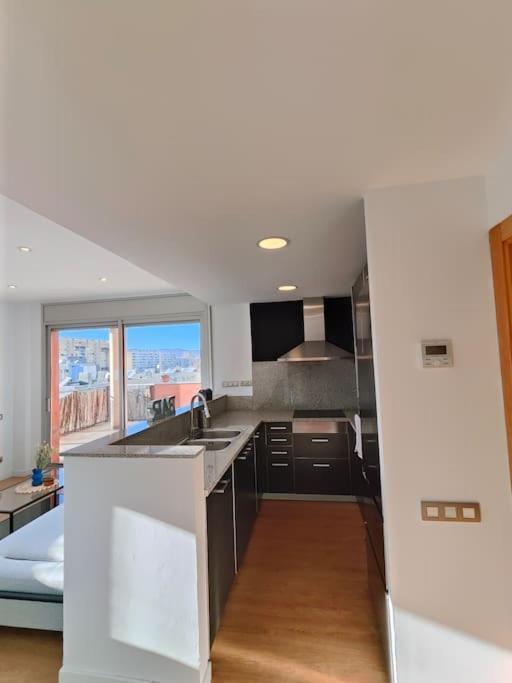Large Terrace Luxury Apartment サン・アドリア・デ・ベソス エクステリア 写真
