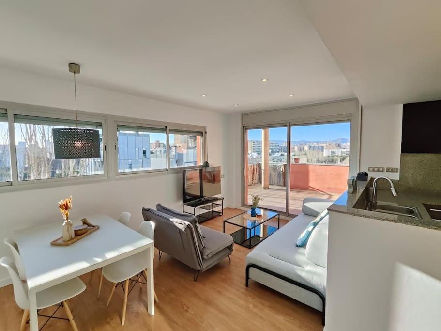 Large Terrace Luxury Apartment サン・アドリア・デ・ベソス エクステリア 写真