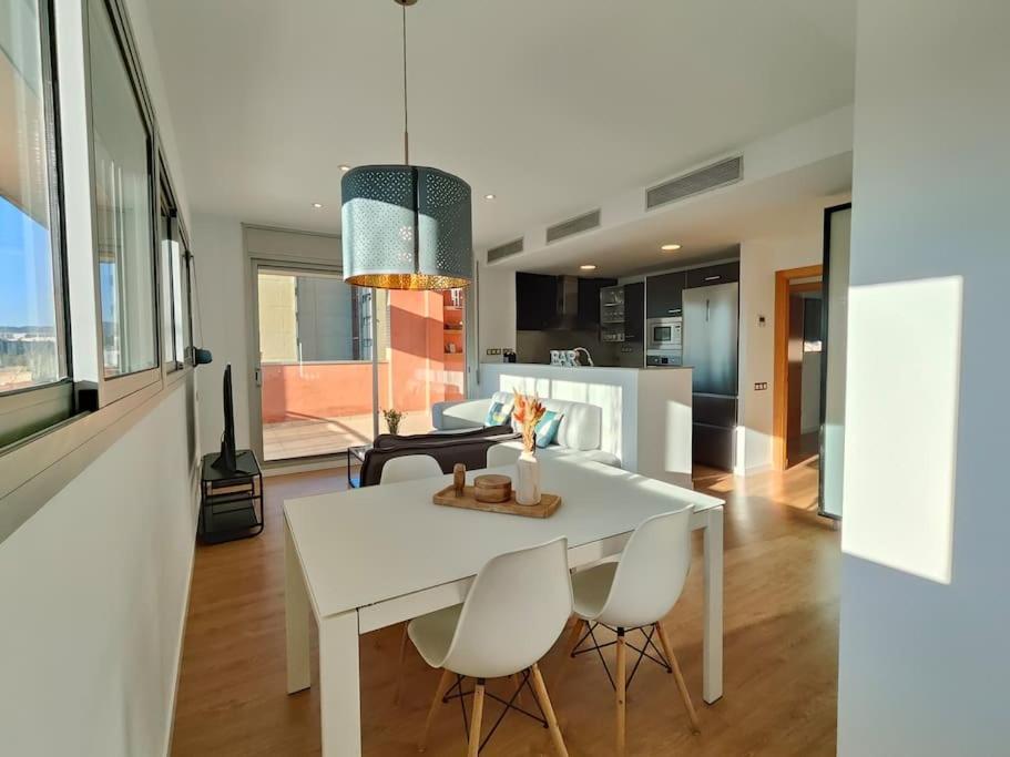 Large Terrace Luxury Apartment サン・アドリア・デ・ベソス エクステリア 写真