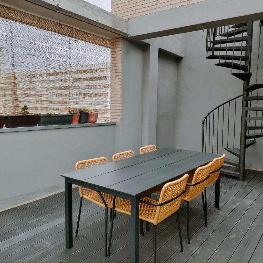 Large Terrace Luxury Apartment サン・アドリア・デ・ベソス エクステリア 写真