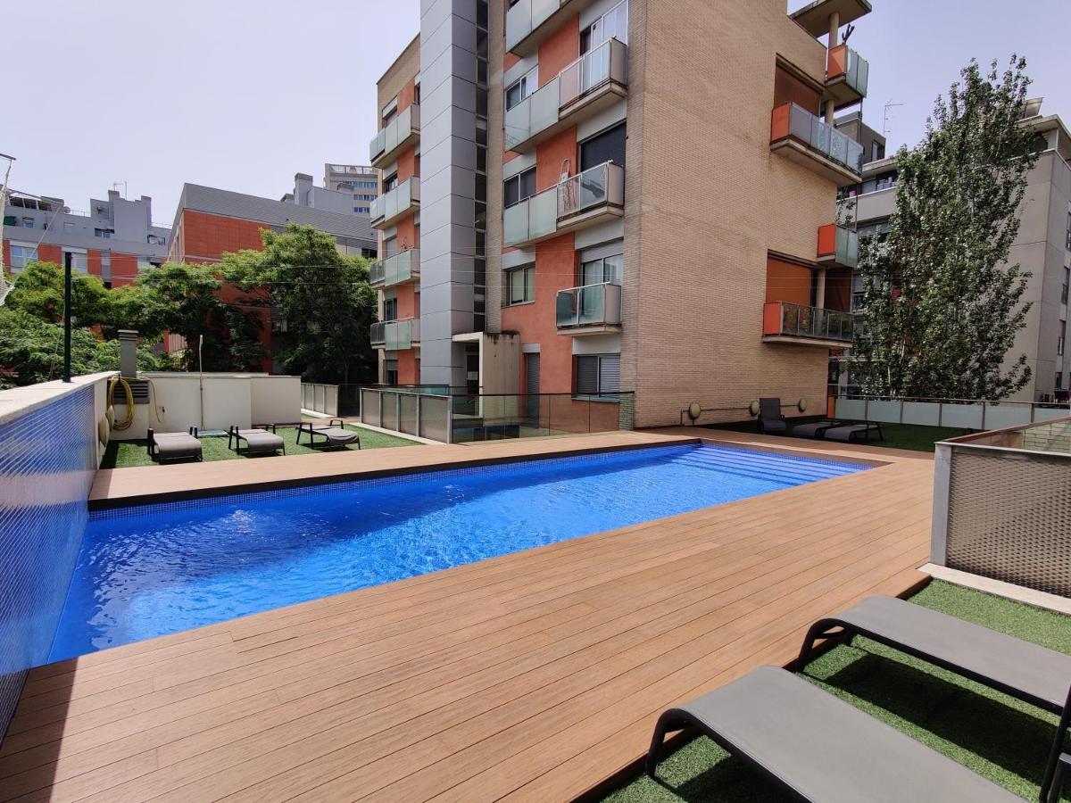 Large Terrace Luxury Apartment サン・アドリア・デ・ベソス エクステリア 写真